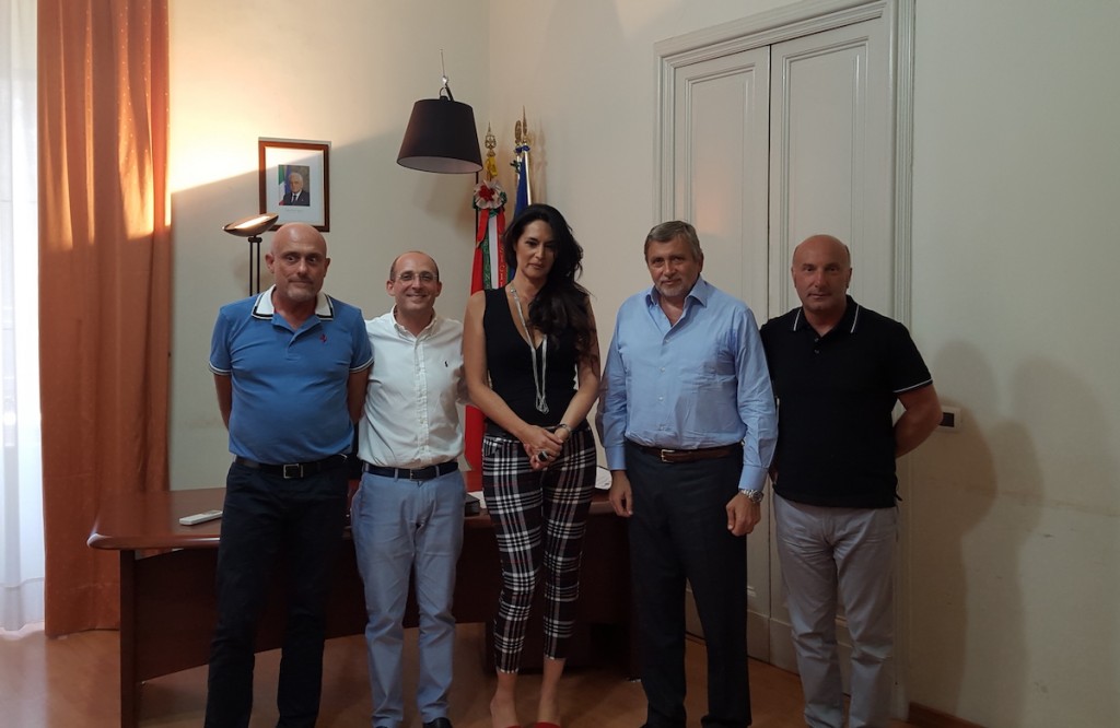 Nella foto i vertici degli ersu siciliani riuniti a Catania nell'incontro per organizzare gli stati generali per il diritto allo studio